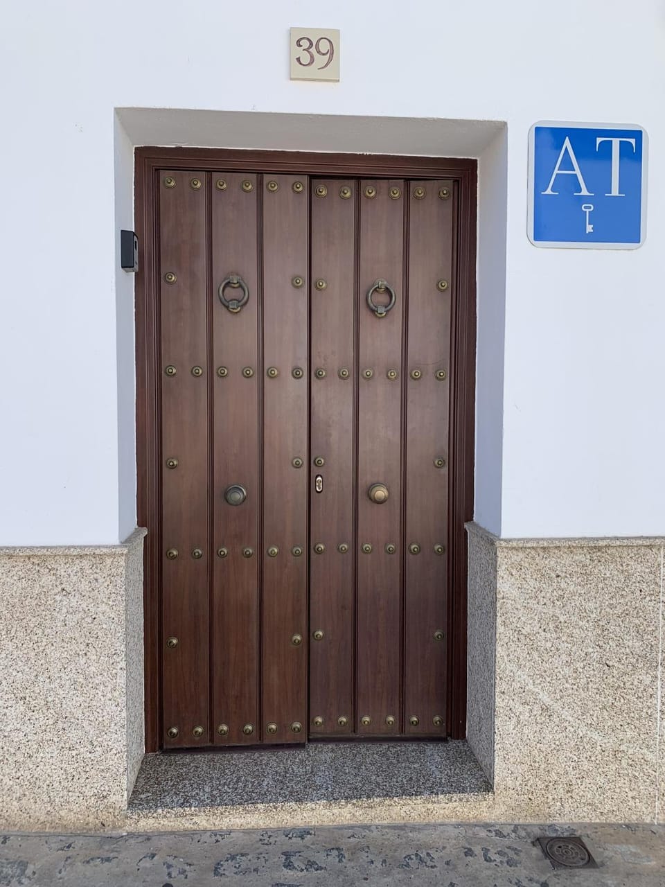 Facade/entrance