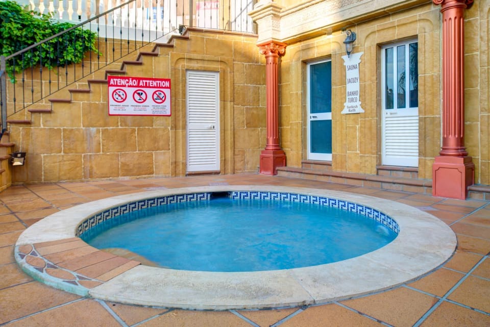 Swimming pool, Swimming pool