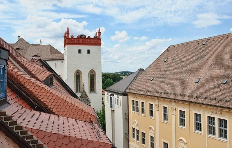 Landmark view, Street view