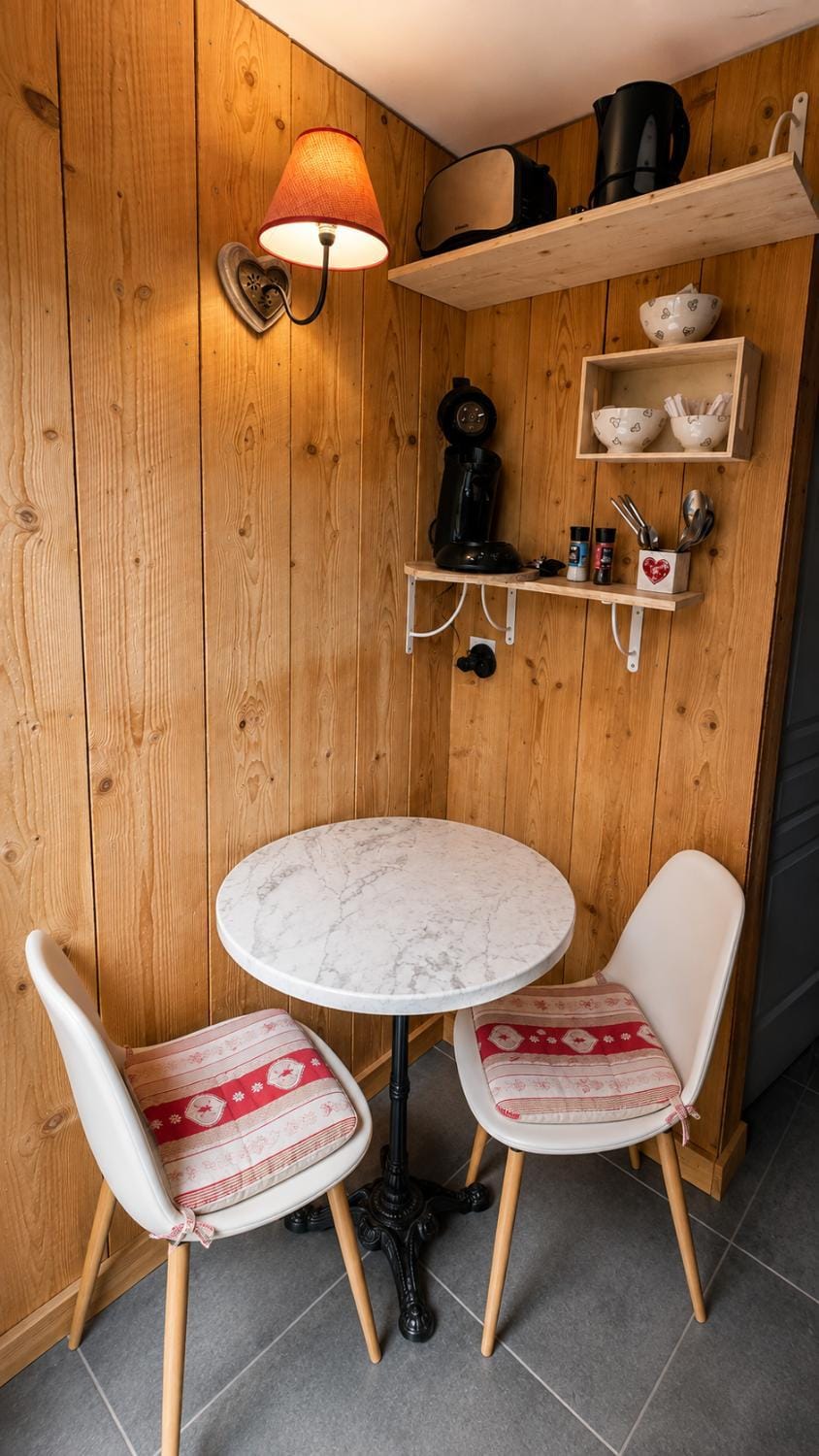 Coffee/tea facilities, Dining area, toaster