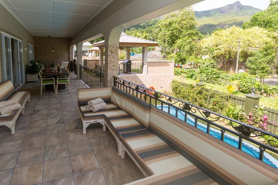 View (from property/room), Balcony/Terrace