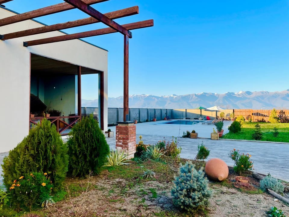 Mountain view, Swimming pool