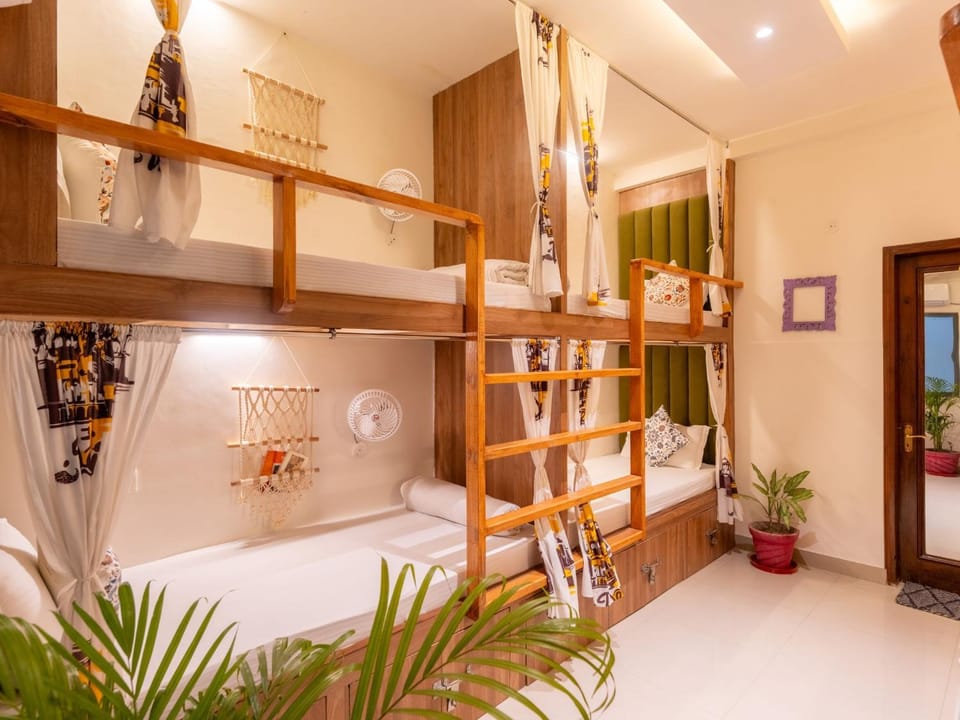 Bed, bunk bed