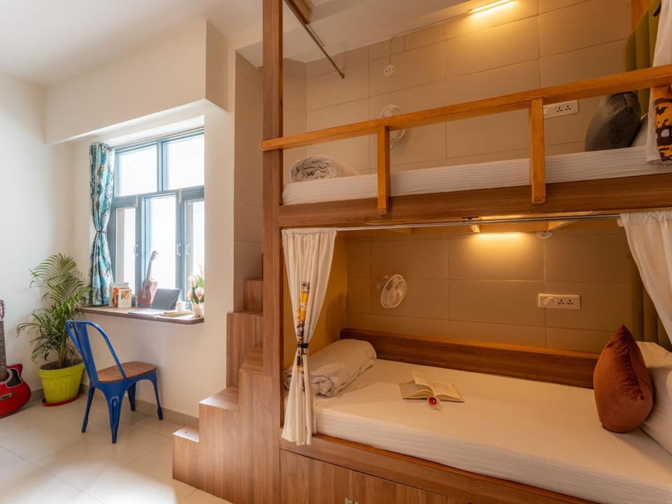 Bed, Photo of the whole room, bunk bed