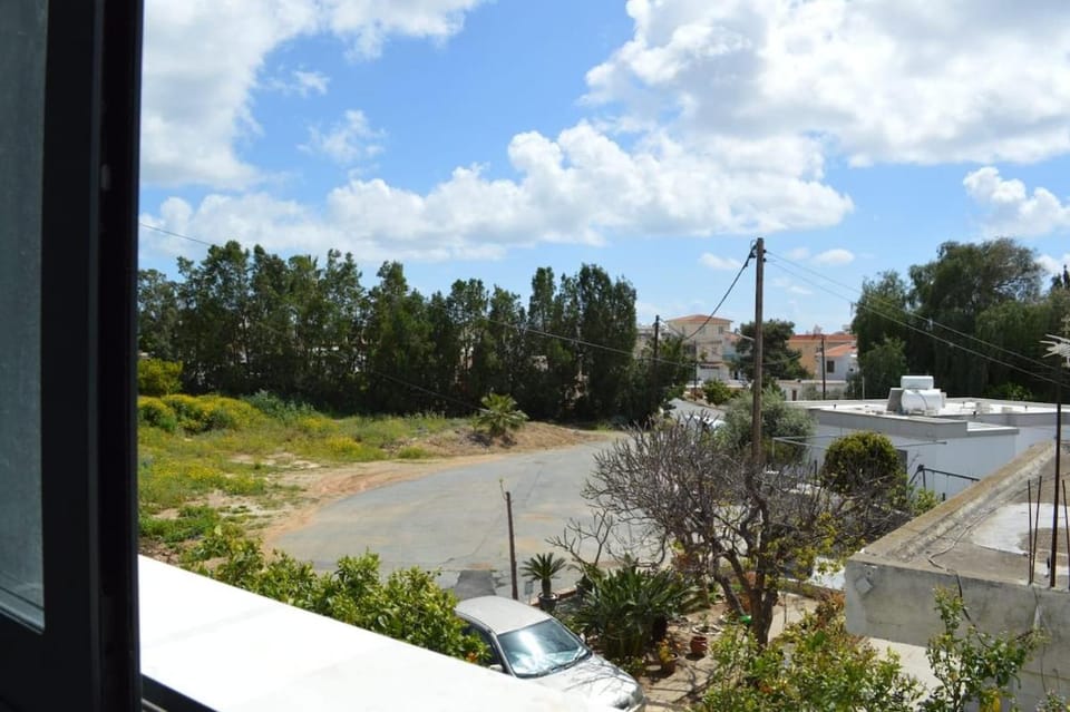 Day, Neighbourhood, Location