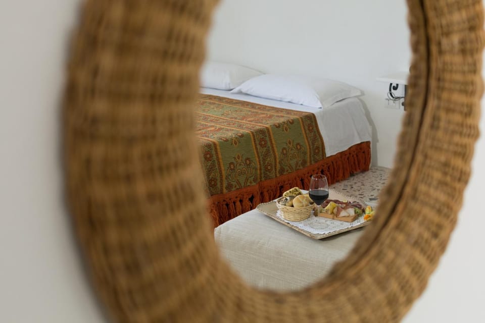 Decorative detail, Bedroom, Italian breakfast