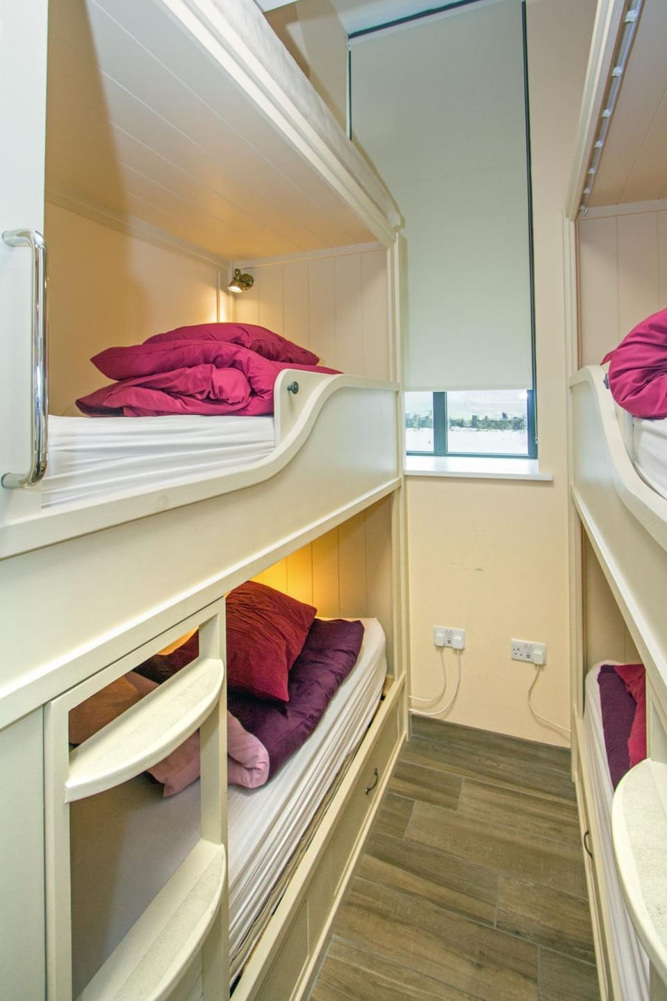 Bedroom, On site, bunk bed