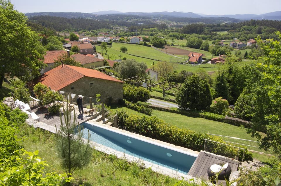 Casa do Cebro Casa con piscina y jacuzzi privados House in Galicia