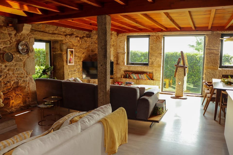 Casa do Cebro Casa con piscina y jacuzzi privados House in Galicia