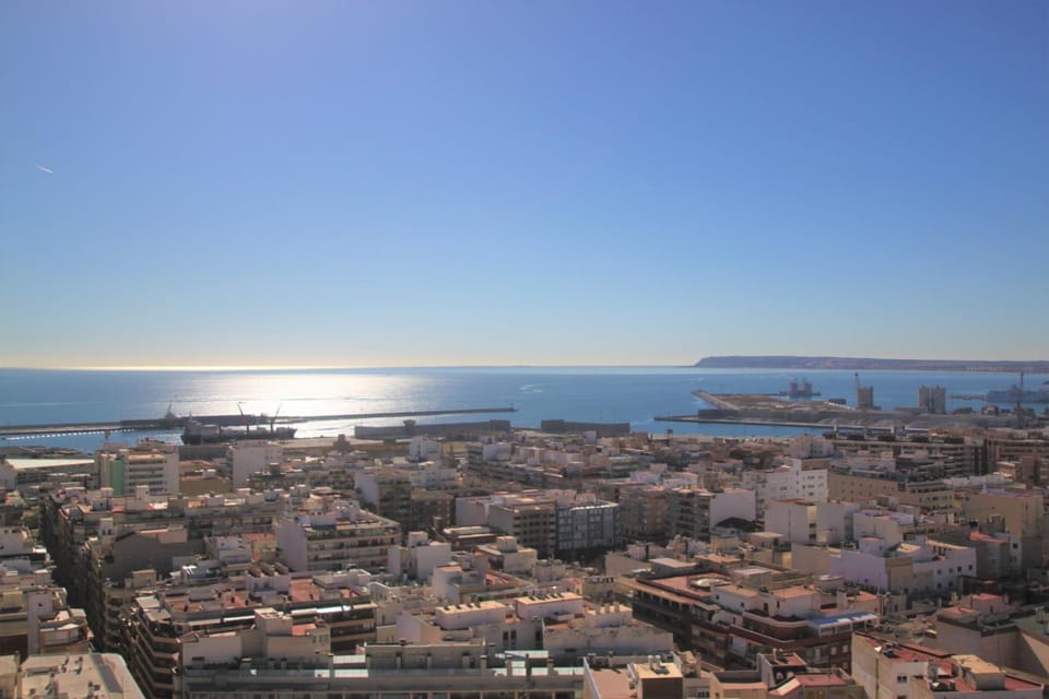 City view, Sea view