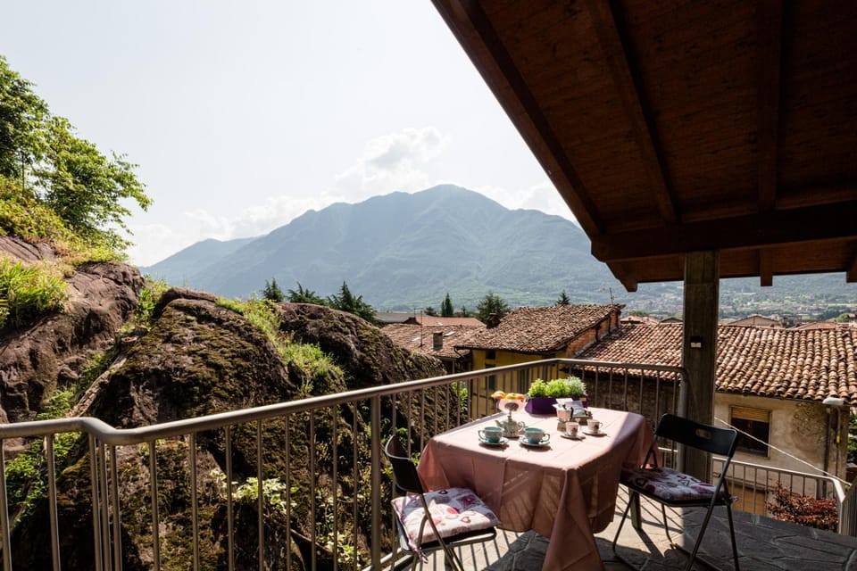 Balcony/Terrace, Balcony/Terrace, Mountain view