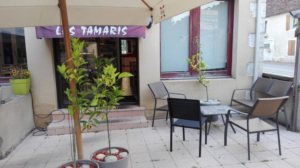 Patio, Restaurant/places to eat