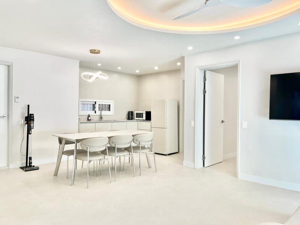 Hongdae Zoe Three Room House Apartment in Seoul