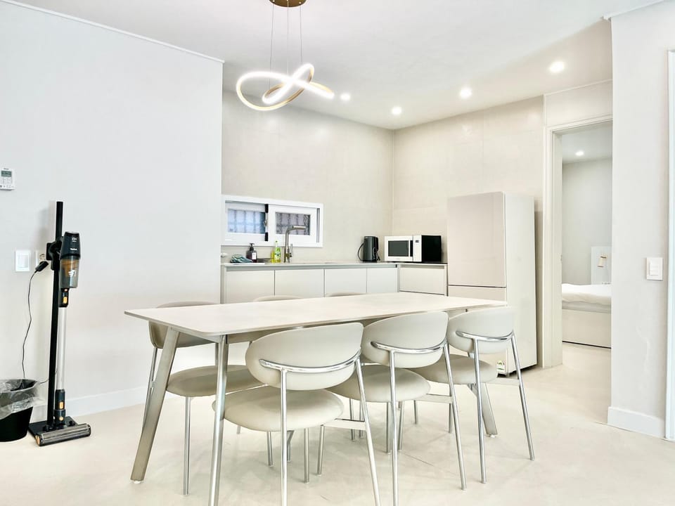 Hongdae Zoe Three Room House Apartment in Seoul
