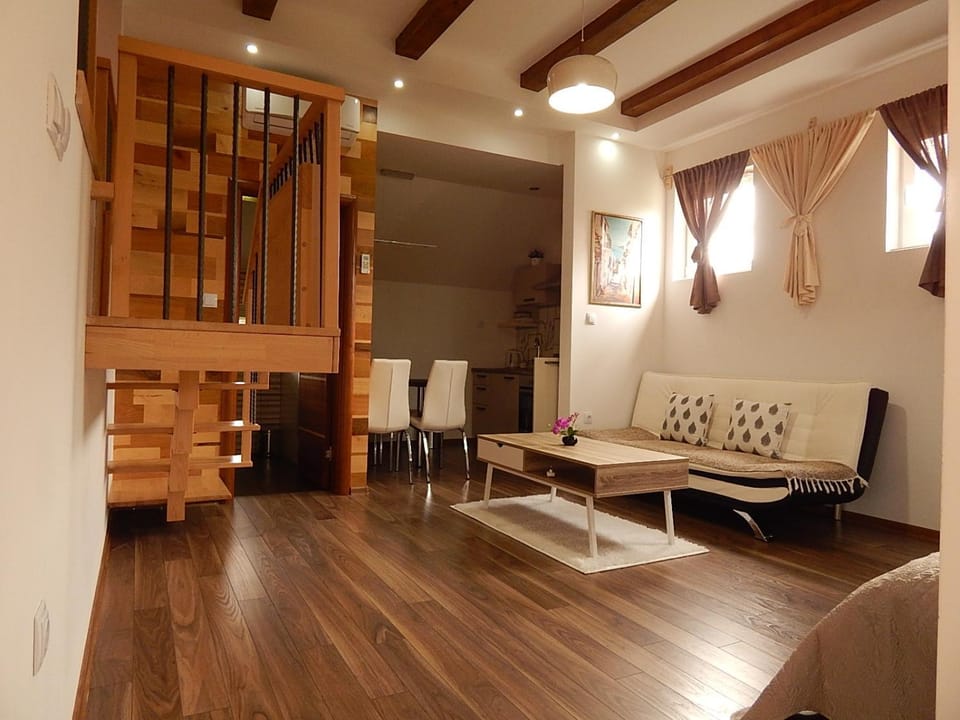 Communal lounge/ TV room, Communal kitchen