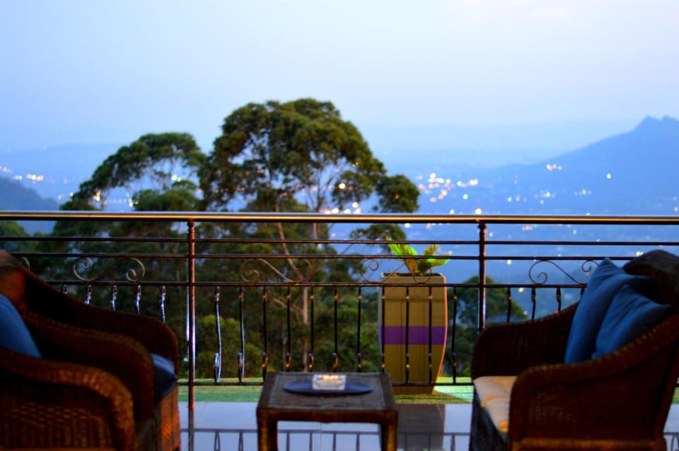 Patio, Patio, Nearby landmark, Neighbourhood, Natural landscape, Balcony/Terrace, Balcony/Terrace