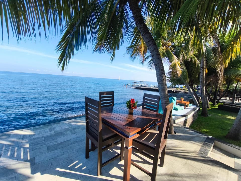 Natural landscape, Seating area, Dining area, Beach, Sea view, sunbed