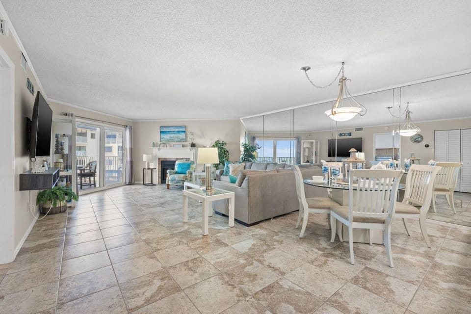 1412 Beach Cottages House in Redington Shores