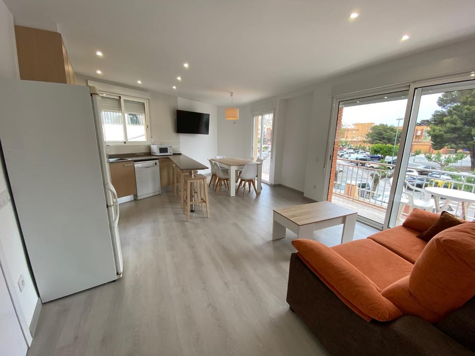 TV and multimedia, Kitchen or kitchenette, Living room, Dining area
