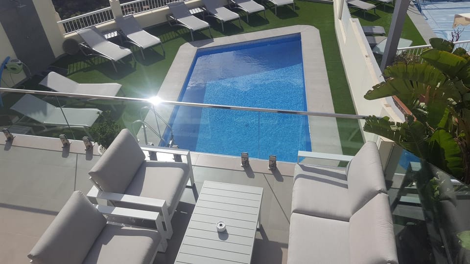 Balcony/Terrace, Swimming pool