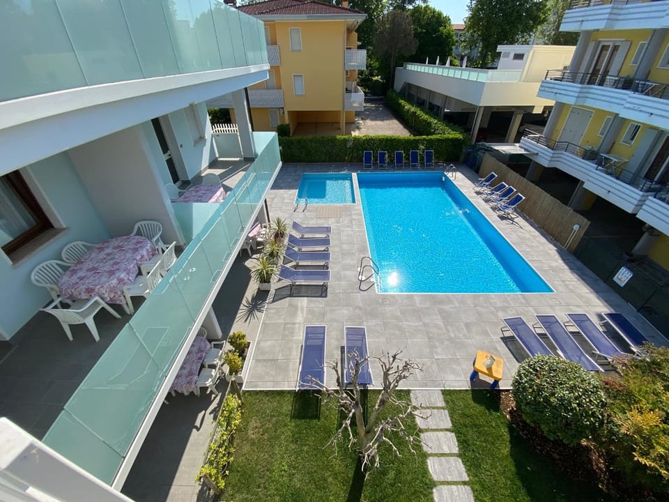 Property building, View (from property/room), Balcony/Terrace, Swimming pool, sunbed