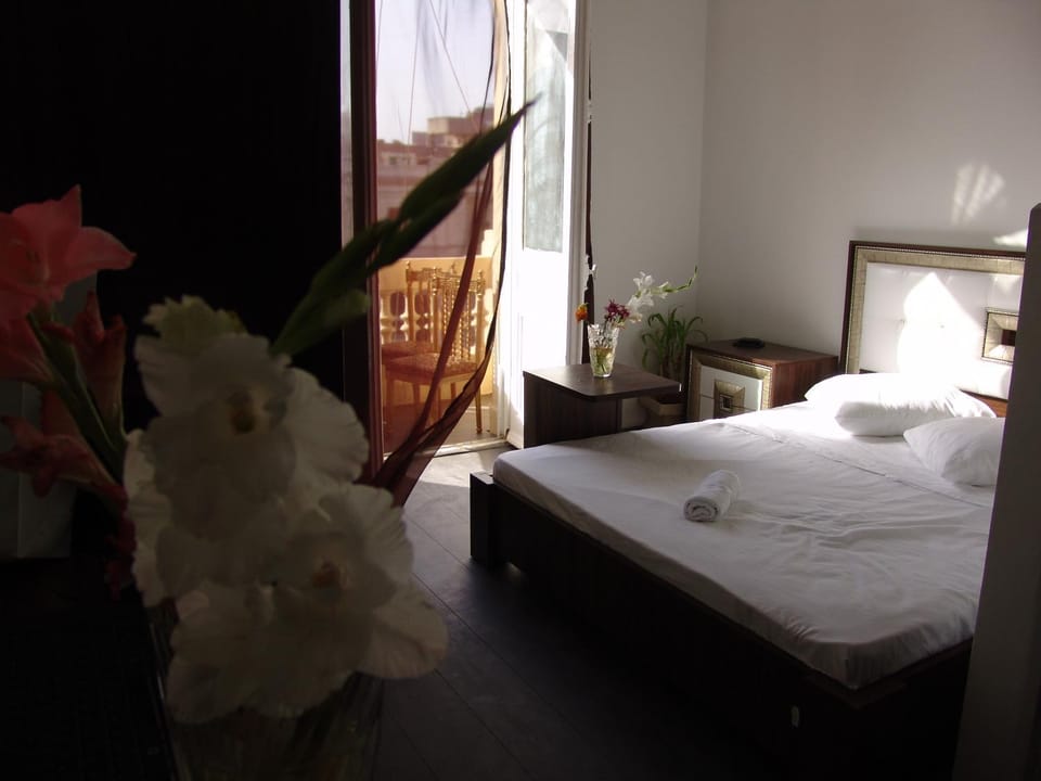 Day, Photo of the whole room