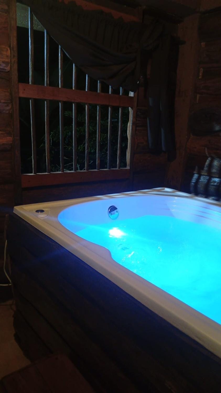Hot Tub, Swimming pool