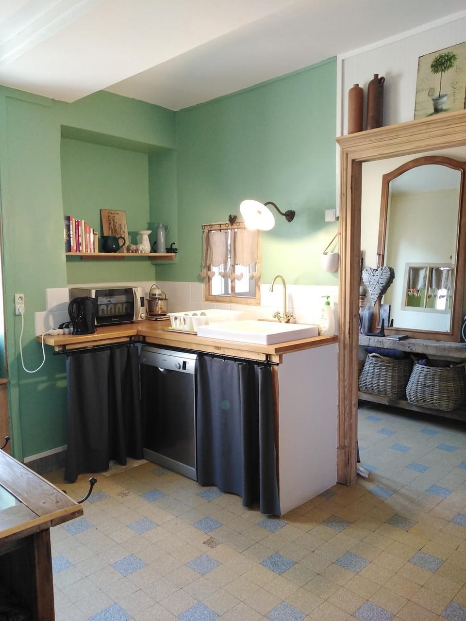 Meublé de tourisme La Maison d'Orgy House in Bourgogne-Franche-Comté