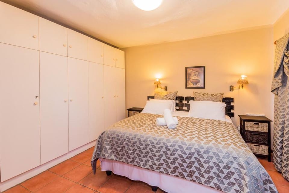 AJEE B&B Bed and Breakfast in Cape Town