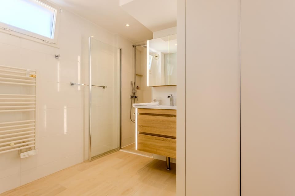 Shower, Bathroom