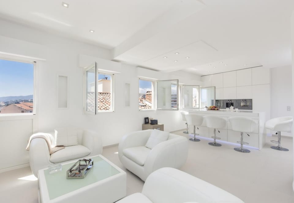 Kitchen or kitchenette, Living room, Photo of the whole room, Seating area, Dining area