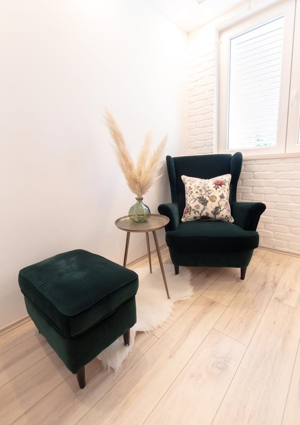 Seating area, Bedroom