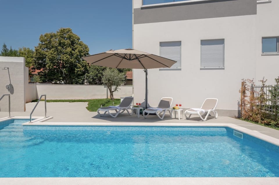 Off site, Swimming pool, Swimming pool