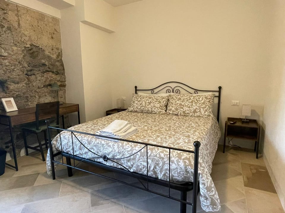Castello D'Alcontres Guest House 3 stelle Bed and Breakfast in Sicily