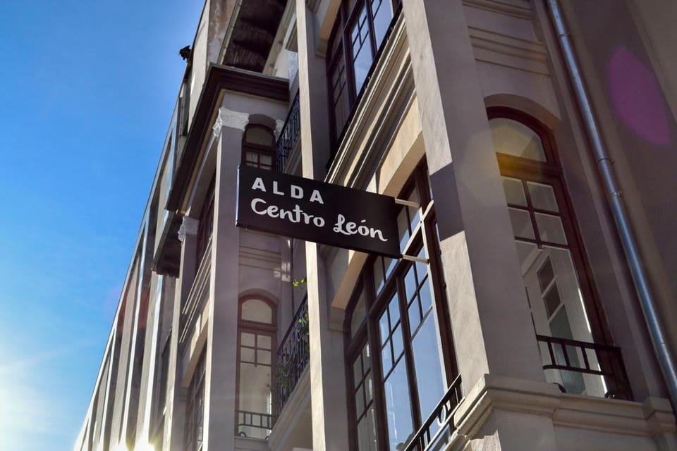 Facade/entrance, Property logo or sign