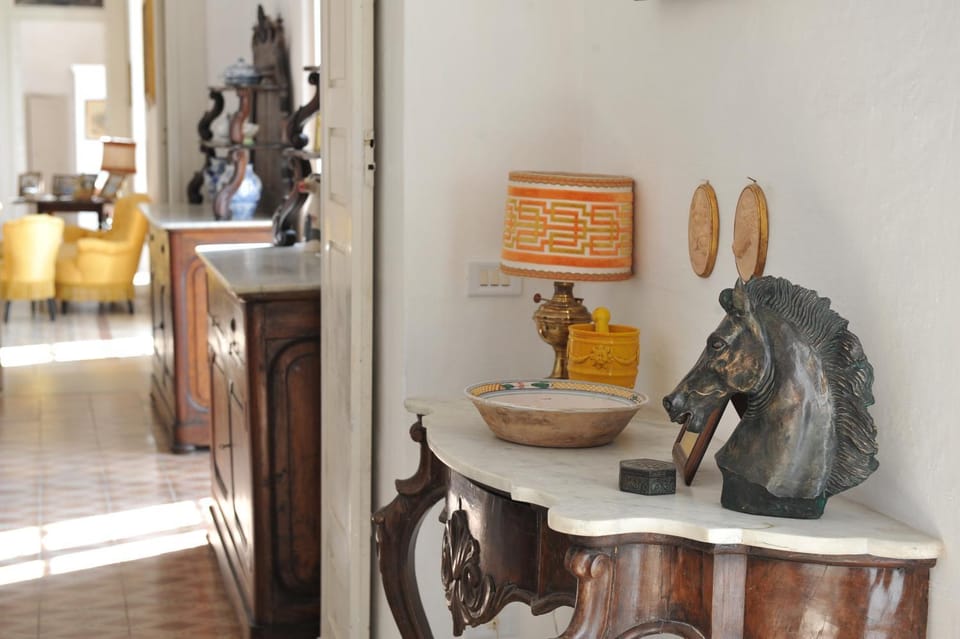 Living room, Decorative detail