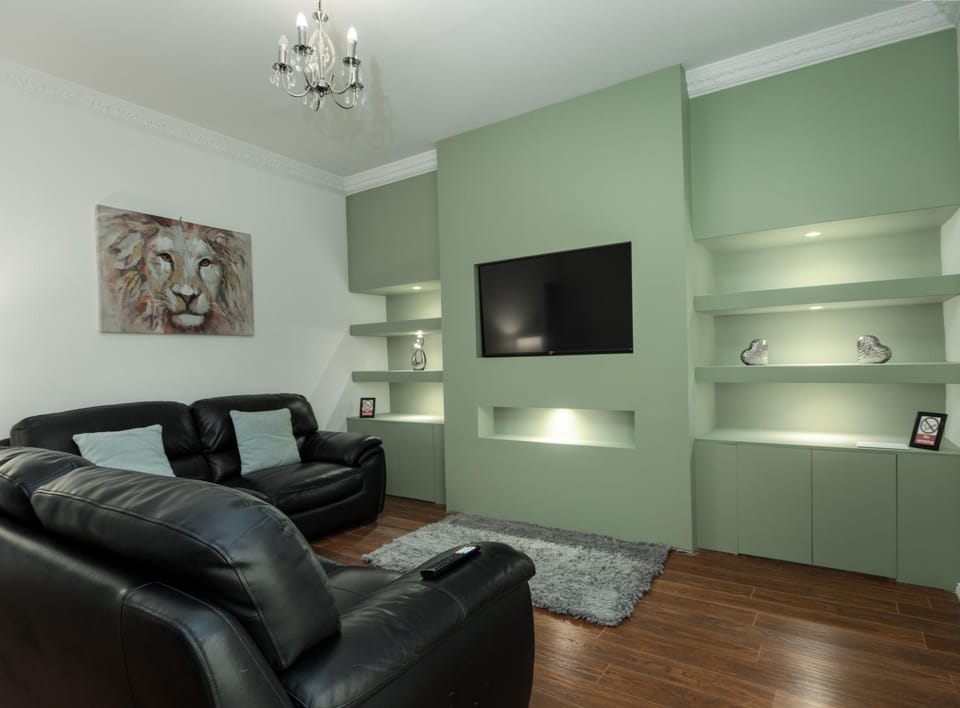 Communal lounge/ TV room, TV and multimedia, Living room