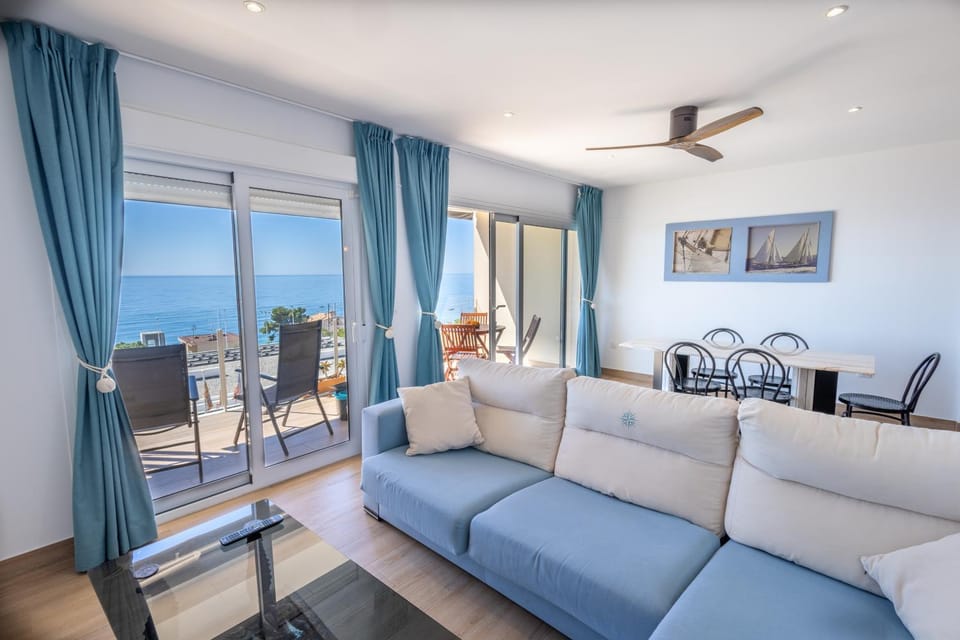 Living room, Sea view