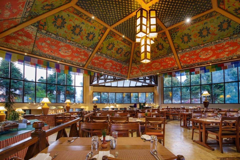 Restaurant/places to eat, Restaurant/places to eat, Banquet/Function facilities, Seating area