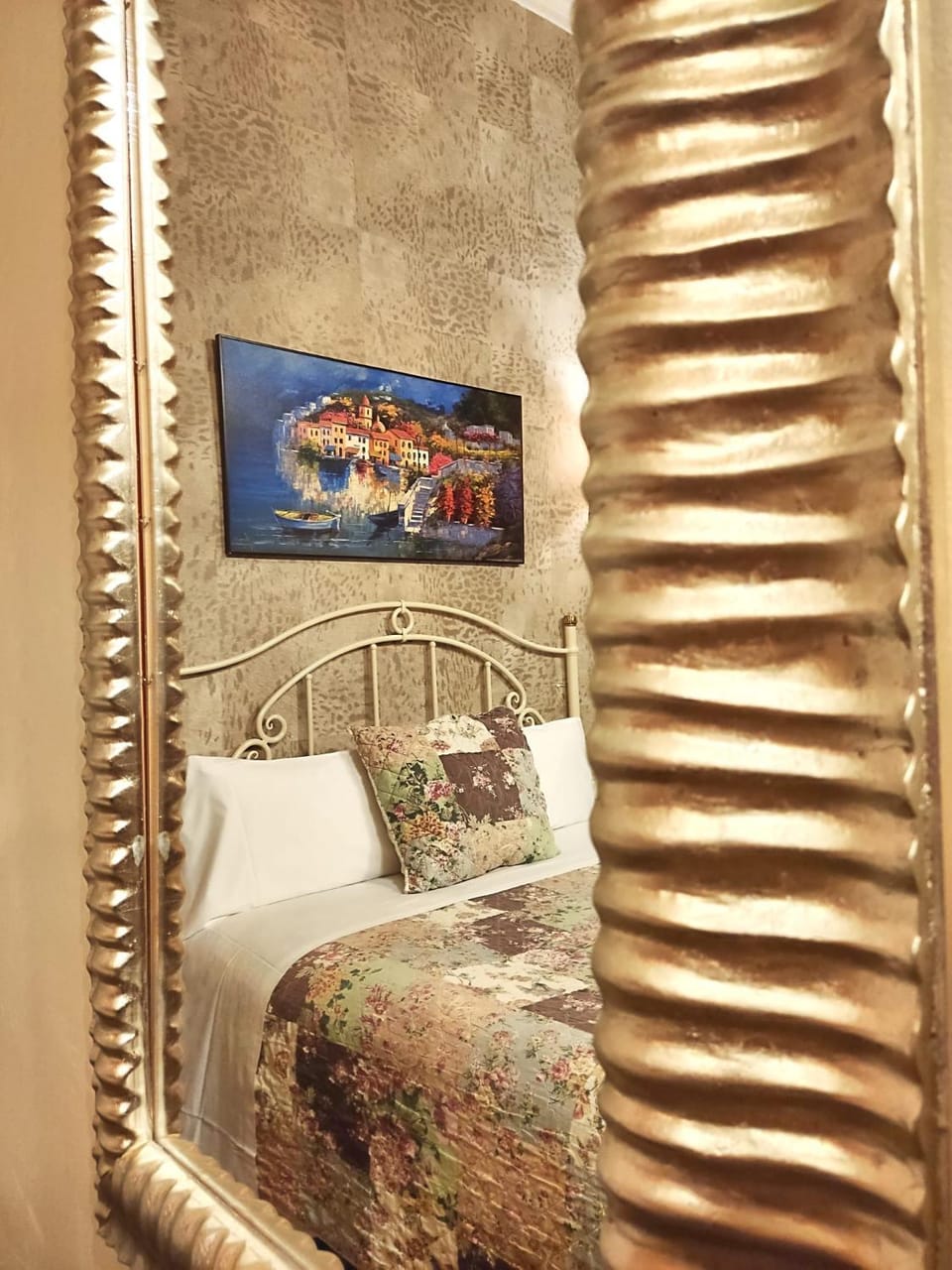Hostal Orleans Bed and Breakfast in Barcelona