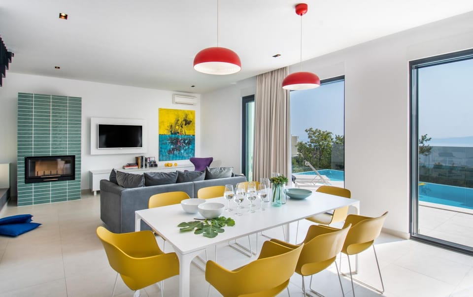 Living room, Dining area, Sea view