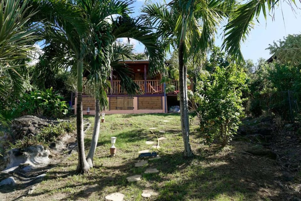 Facade/entrance, Spring, Garden