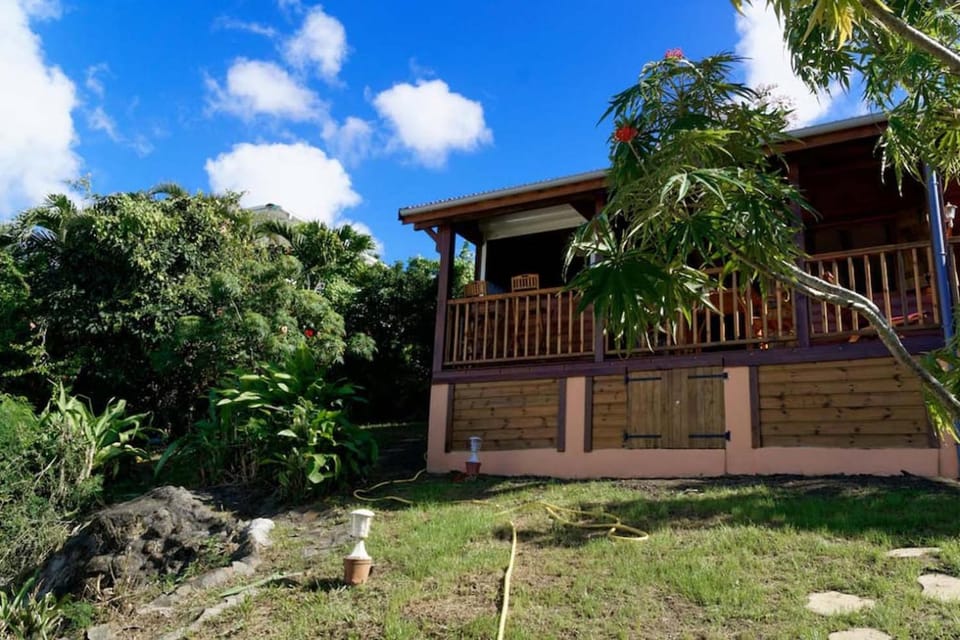 Property building, Facade/entrance, Day, Garden, View (from property/room)