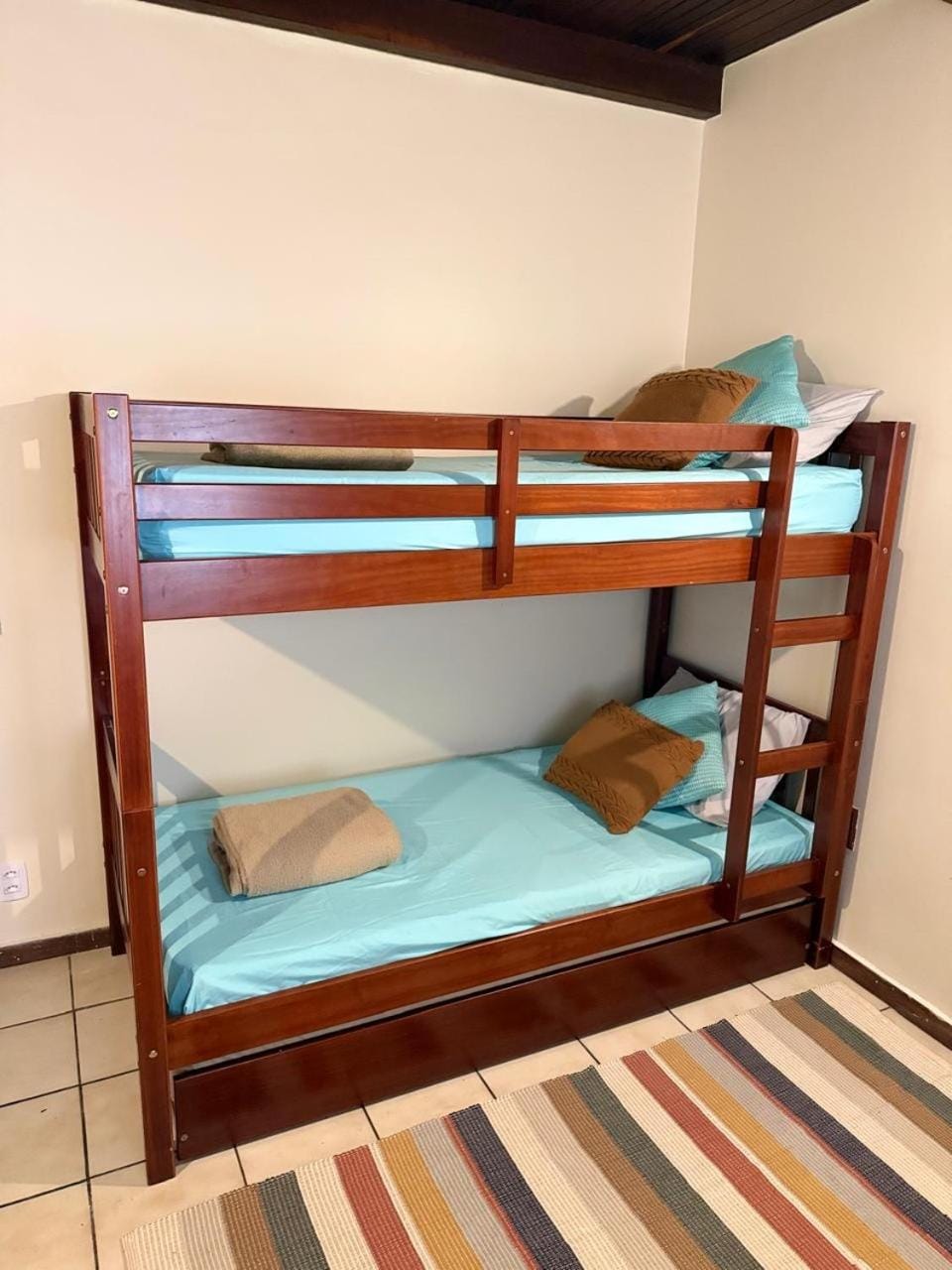 Bed, Bedroom, bunk bed