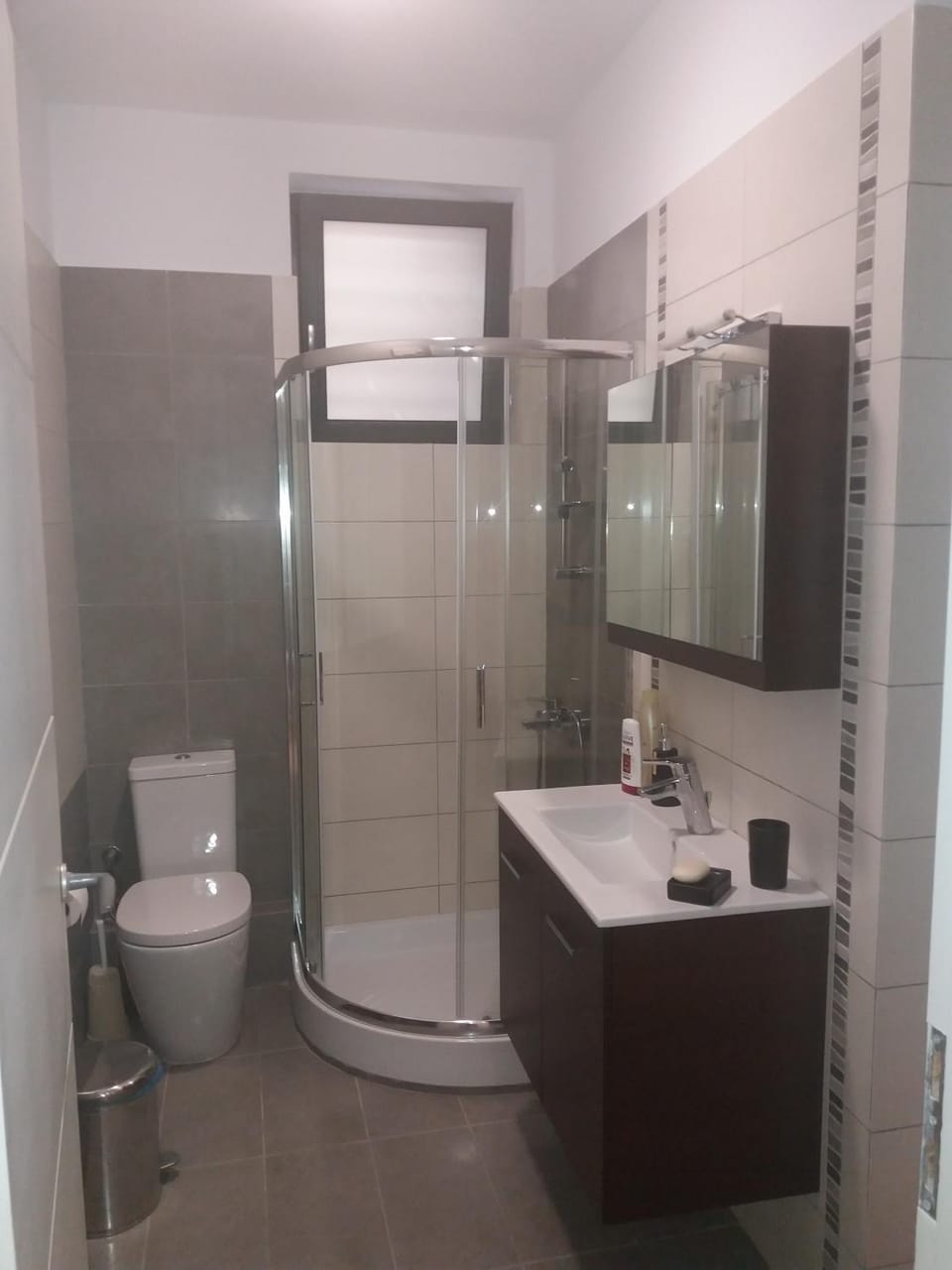 Shower, Toilet