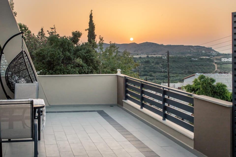 Property building, Balcony/Terrace, Sunset