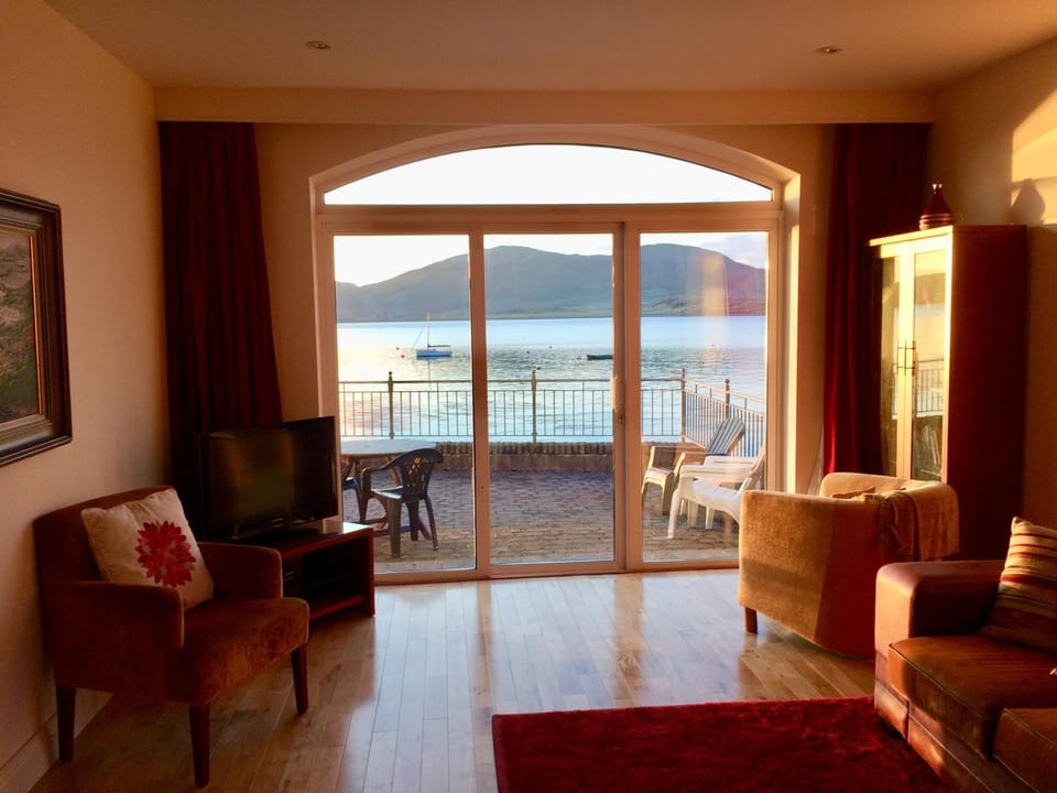 Mountain view, Sea view