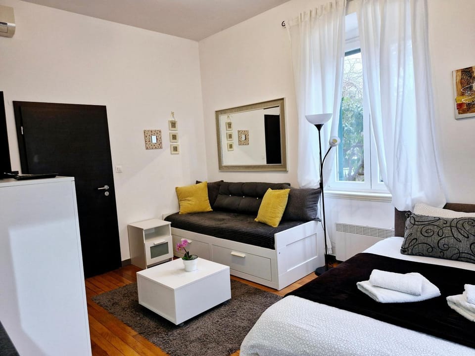 Beach City Pearls Apartments Bed and Breakfast in Split