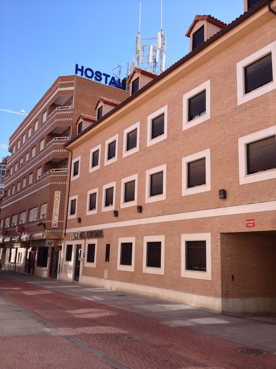 Facade/entrance