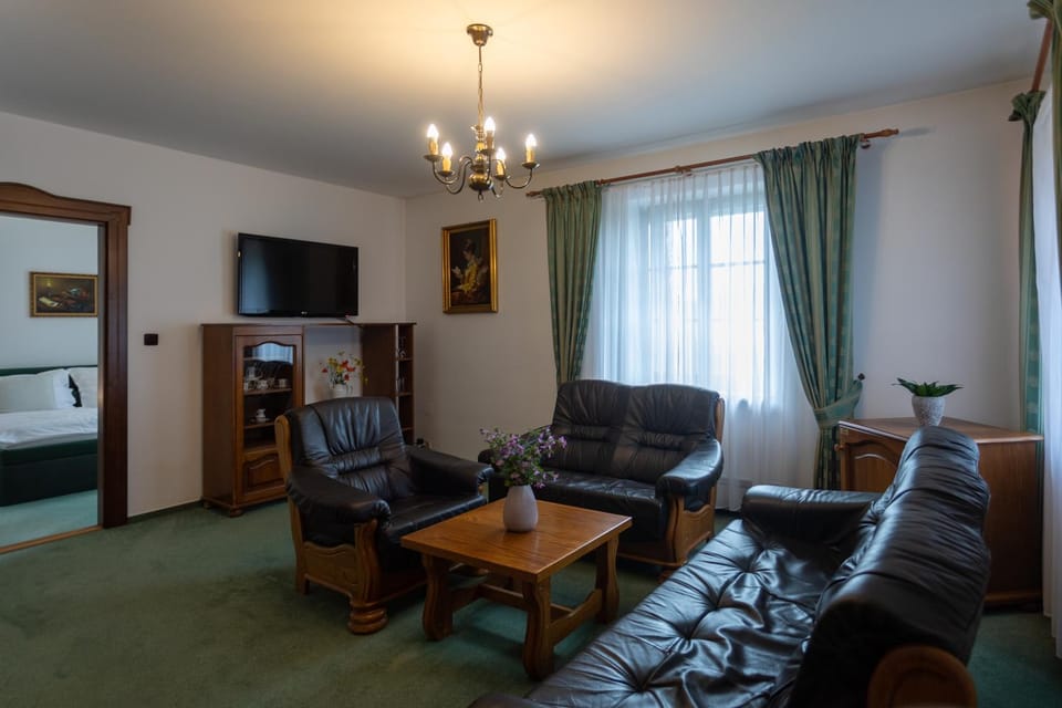 Hotel Zámeček Pod Hradem Starý Jičín 111 Hotel in Slovakia